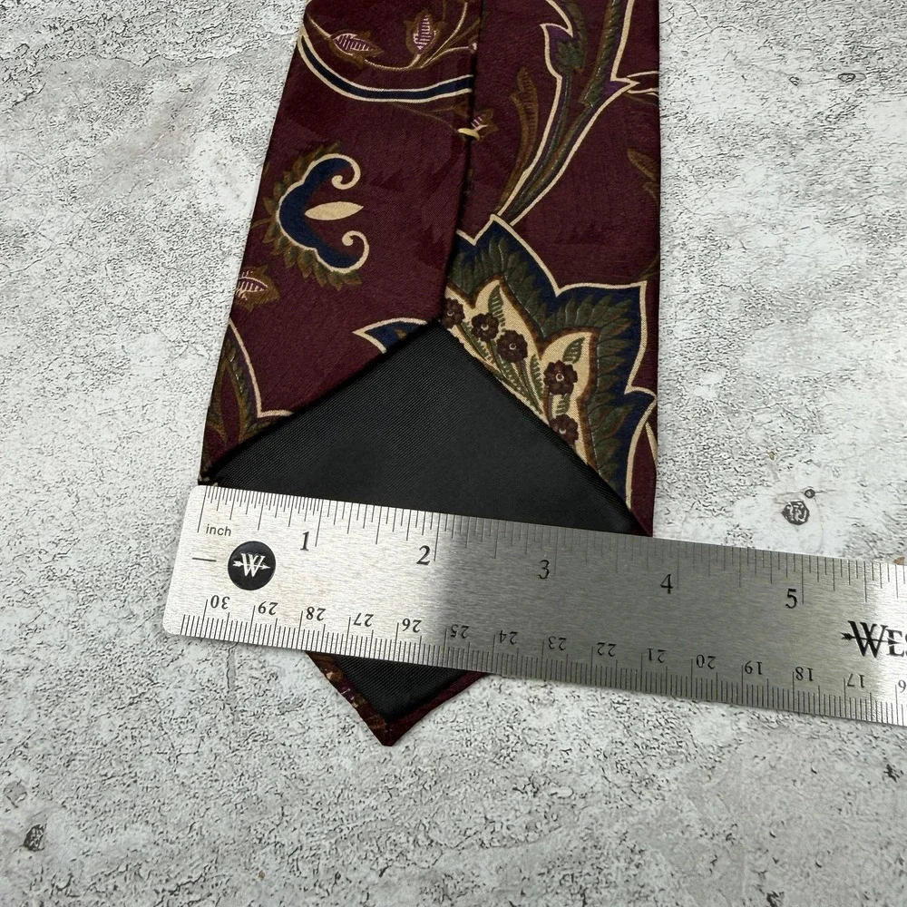 Hamilton Collection Silk Tie Mens OS‎ Red Paisley Made In USA Necktie Vintage